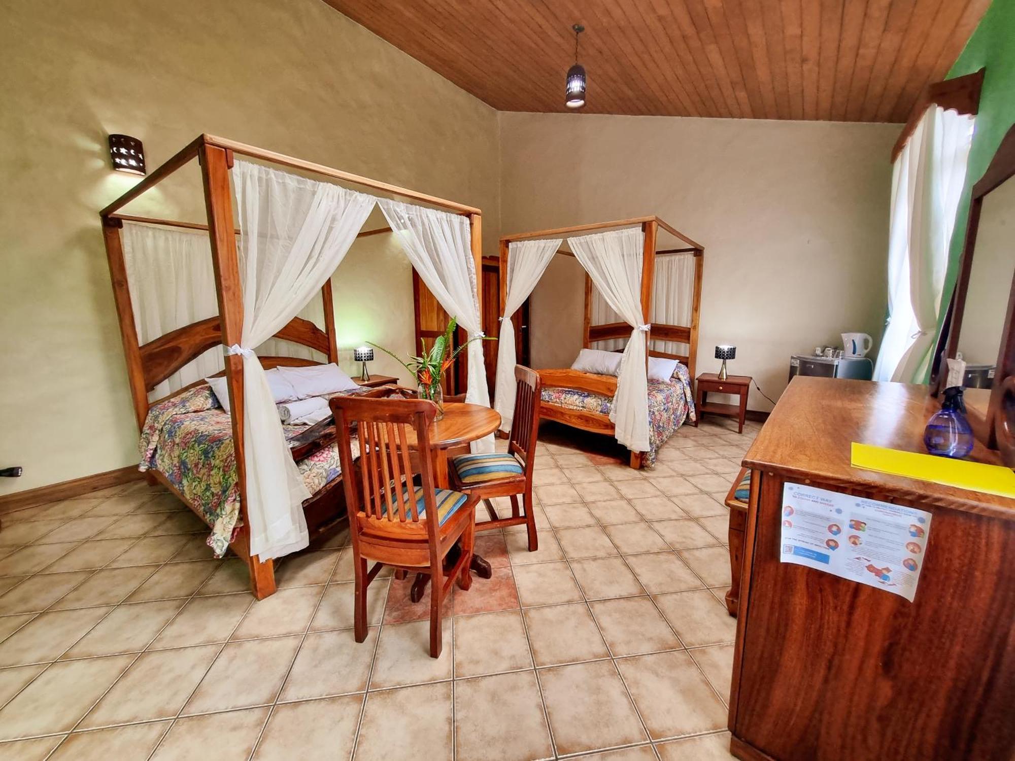 Hotel Claro De Luna Monteverde Exteriör bild